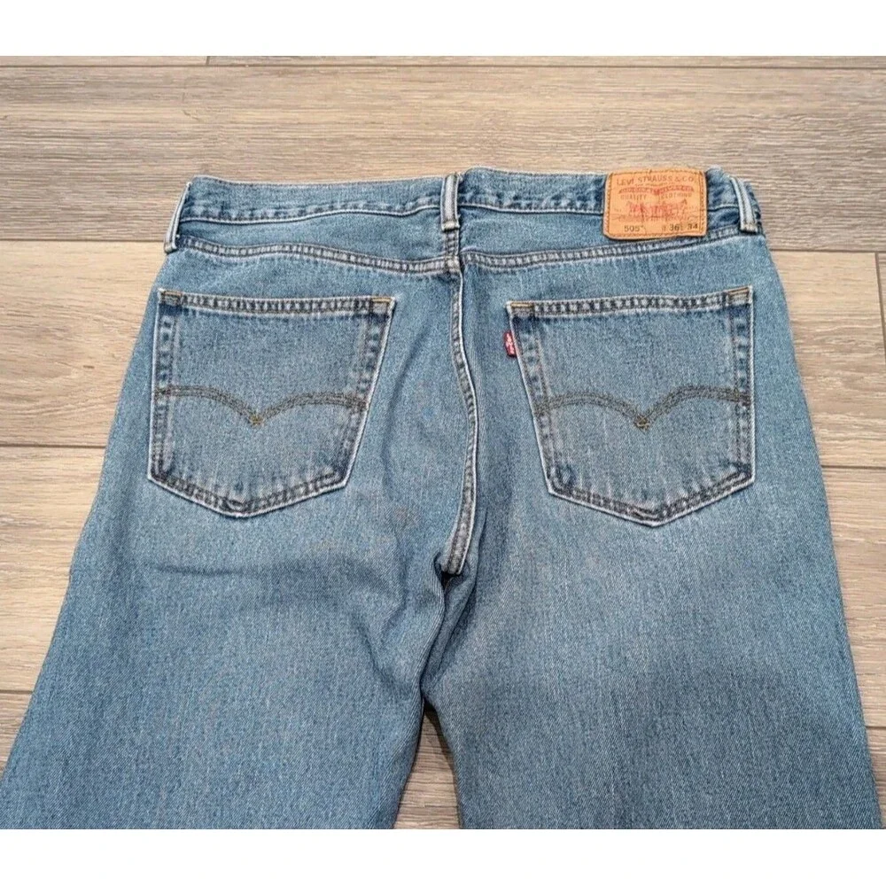 LEVI'S 505 MEN'S JEANS SIZE 36X34 Blue Straight Regular Light Wash EUC
